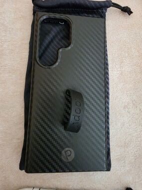 Loopy Case Matte Black Carbon Fiber Pattern With Black Loopy  SAMSUNG 24 ULTRA
